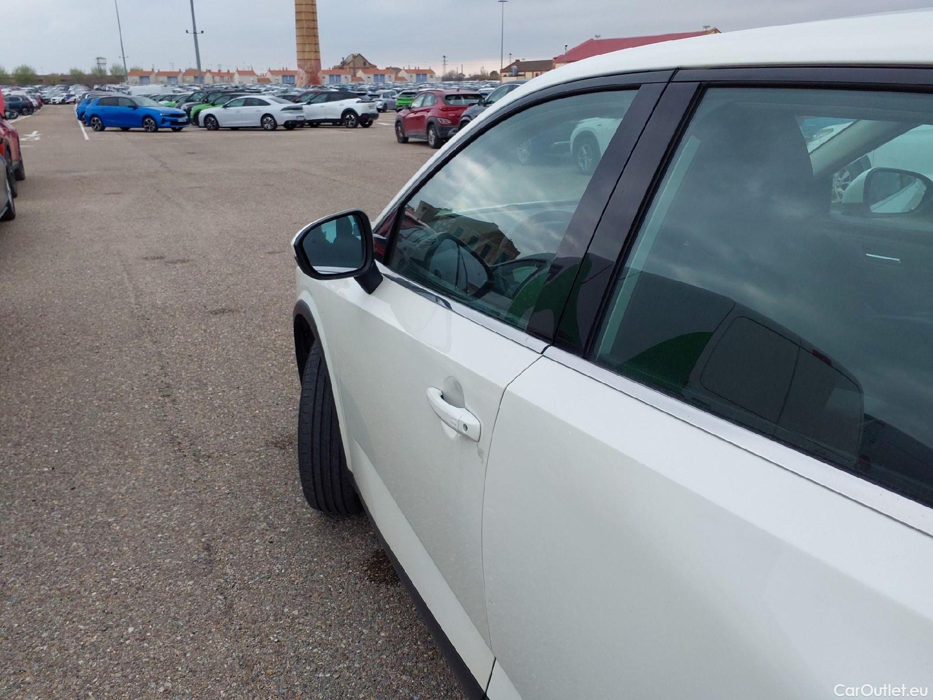  Nissan  Qashqai NISSAN  / 2021 / 5P / todoterreno DIG-T 116kW (158CV) mHEV Xtronic Acenta (AC2) #11