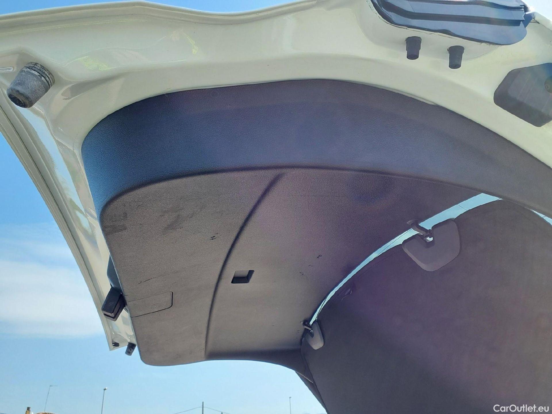  Ford  Kuga FORD  / 2019 / 5P / todoterreno ST-Line X 2.5 Duratec PHEV 165kW Auto #2