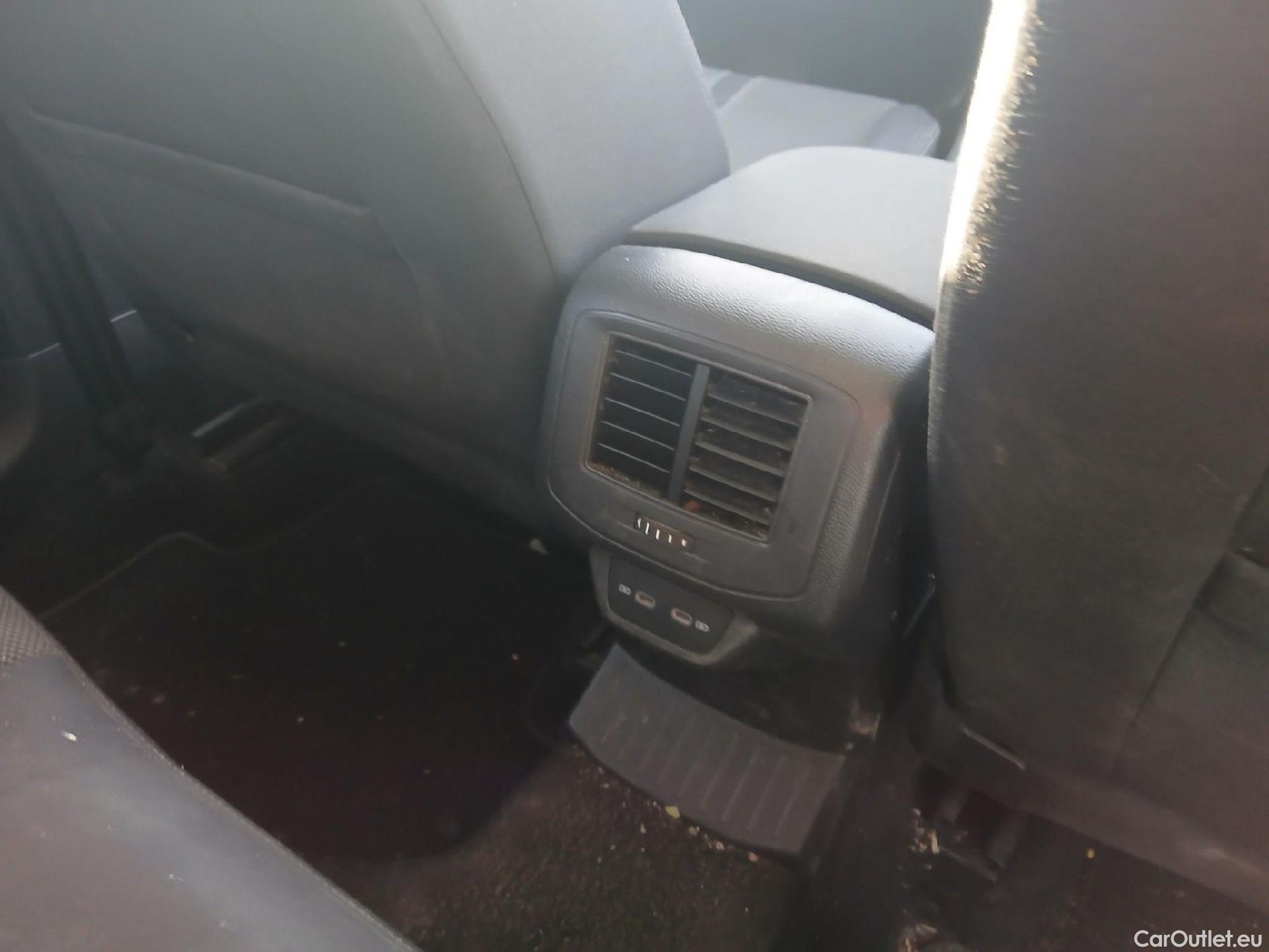  Volkswagen  T-ROC VOLKSWAGEN  / 2017 / 5P / todoterreno Advance 2.0 TDI 110kW (150CV) DSG (AC2) #23