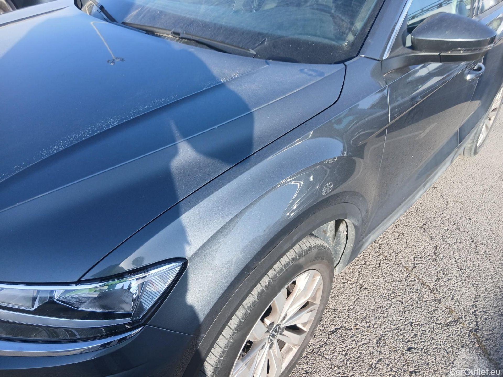  Volkswagen  T-ROC VOLKSWAGEN  / 2017 / 5P / todoterreno Advance 2.0 TDI 110kW (150CV) DSG (AC2) #3