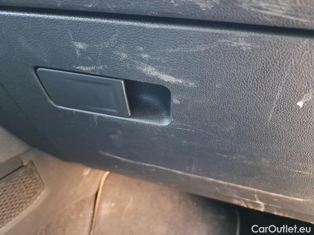  Volkswagen  Golf  VIII Berlina 2.0 TDI 115CV MT6 E6dT #23