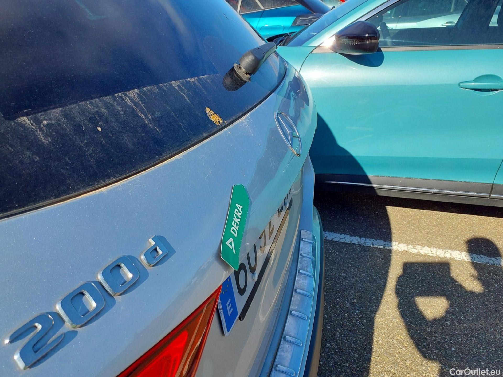  Mercedes  GLA MERCEDES-BENZ  / 2020 / 5P / todoterreno  200 D (AC) #5