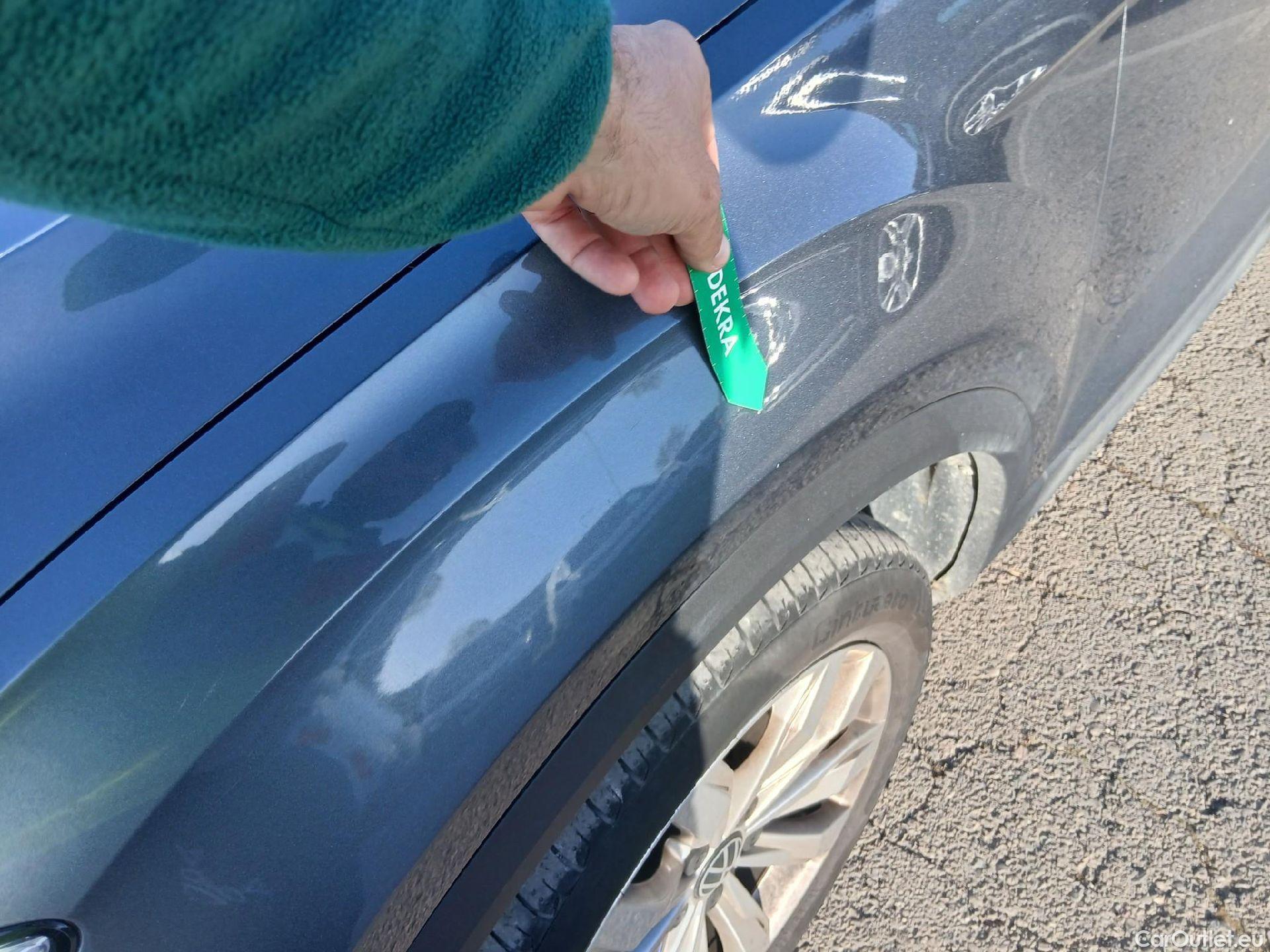  Volkswagen  T-ROC VOLKSWAGEN  / 2017 / 5P / todoterreno Advance 2.0 TDI 110kW (150CV) DSG (AC2) #4