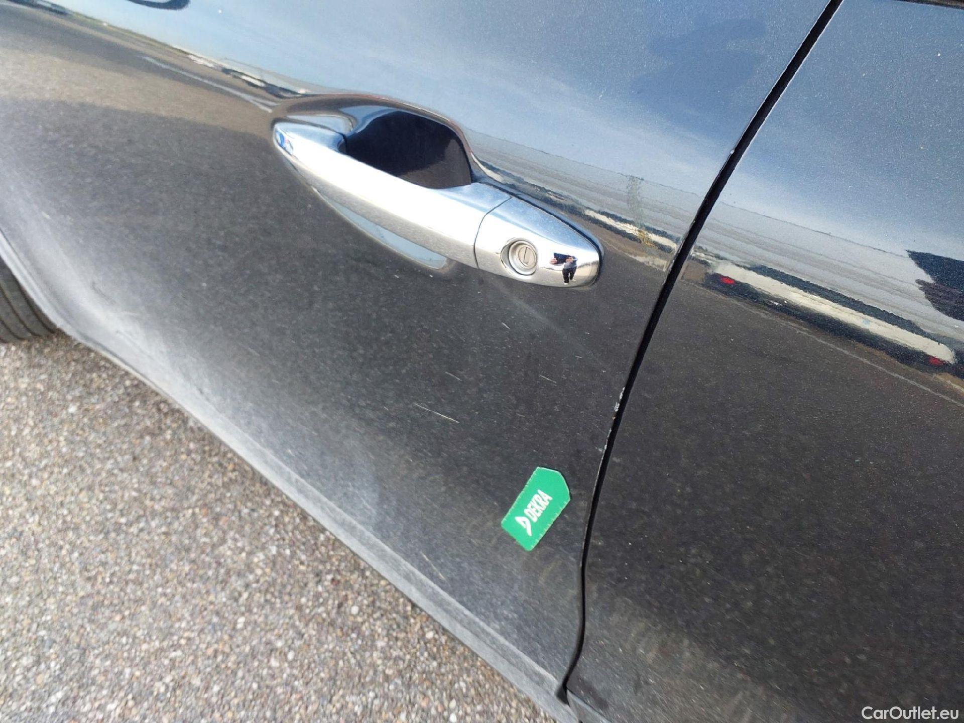  KIA  Niro KIA  / 2019 / 5P / crossover 1.6 GDi HEV 104kW (141CV) Drive #9