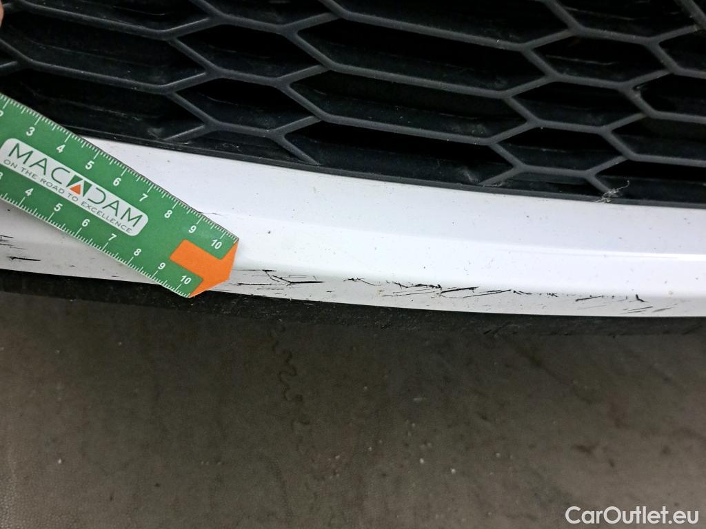  Toyota  C-HR TOYOTA  / 2019 / 5P / todoterreno 1.8 125H Active #16