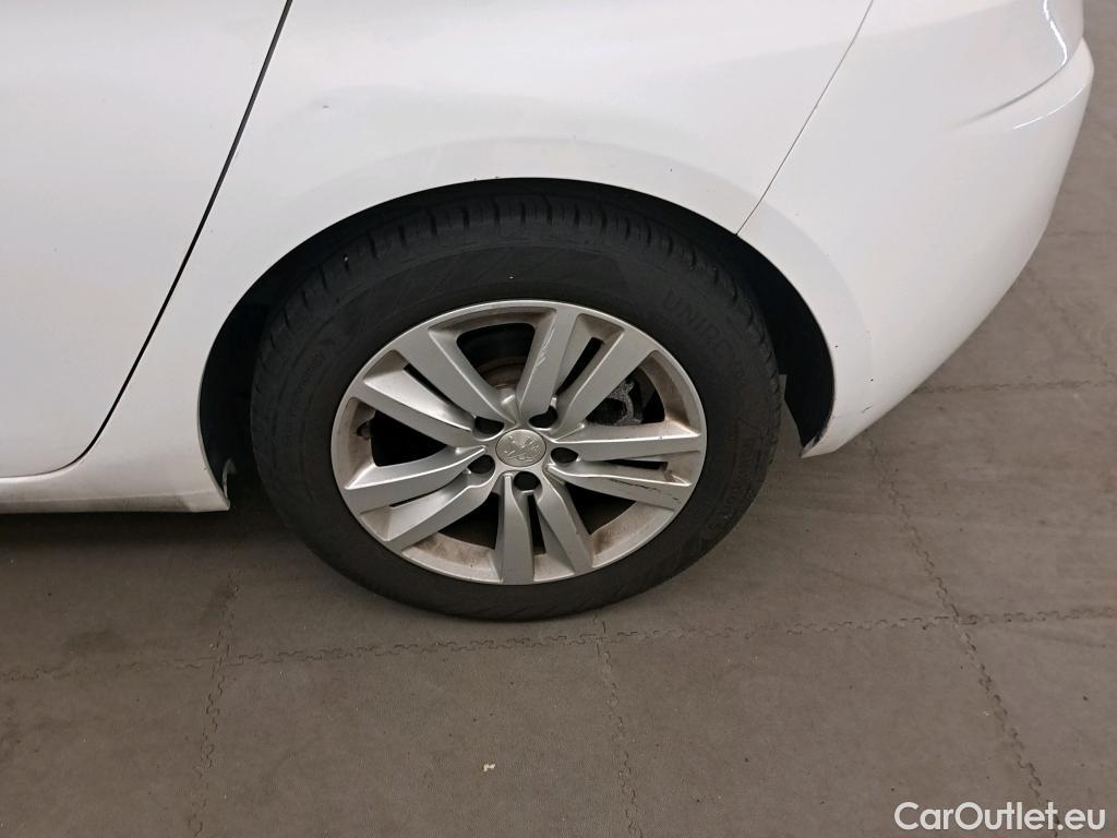  Peugeot  308 PEUGEOT  / 2017 / 5P / berlina con portón 5p Active Pack BlueHDi 130 S&S #13