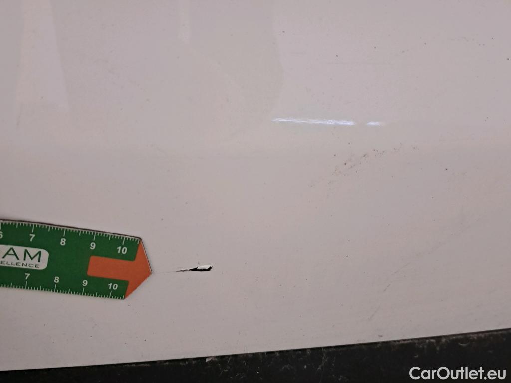  Peugeot  308 PEUGEOT  / 2017 / 5P / berlina con portón 5p Active Pack BlueHDi 130 S&S #27