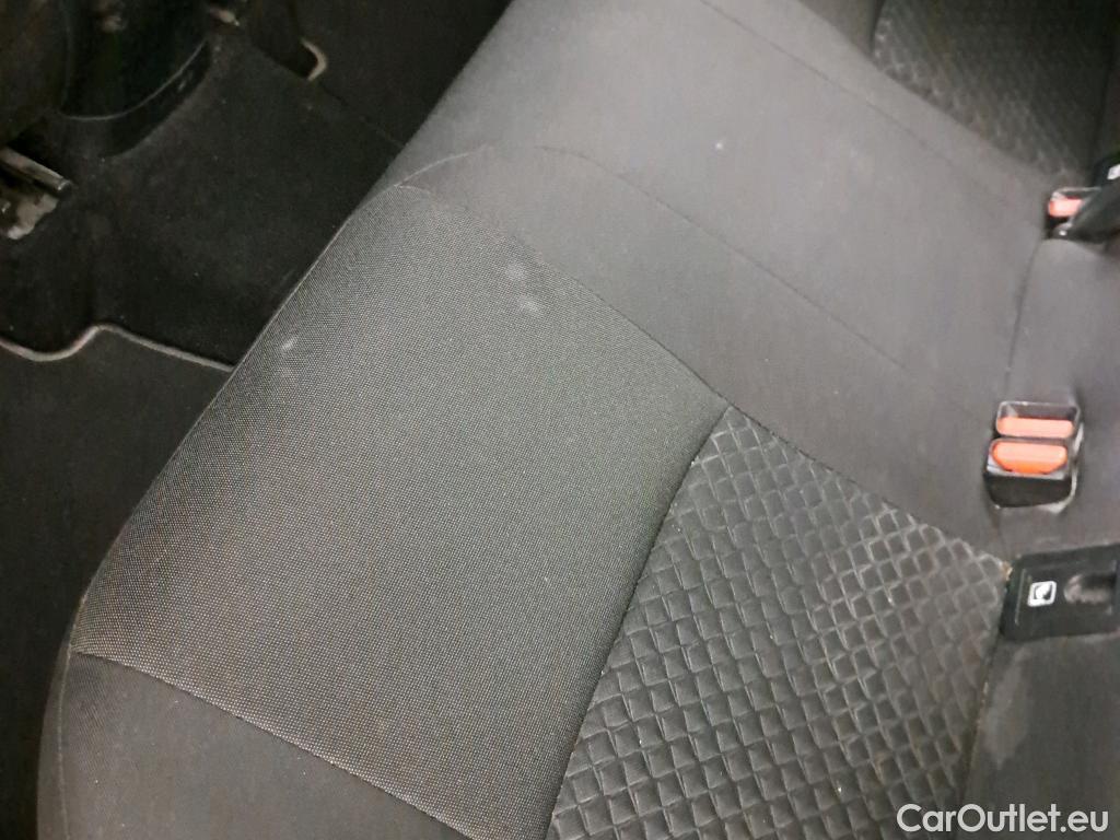  Toyota  C-HR TOYOTA  / 2019 / 5P / todoterreno 1.8 125H Active #7