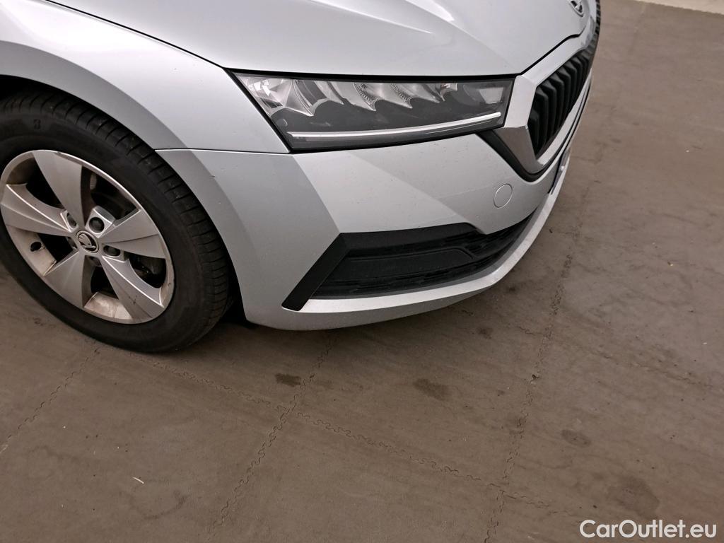  Skoda  Octavia SKODA  / 2020 / 5P / familiar Combi 2.0 TDI 85kW(115CV) Man Ambition #3