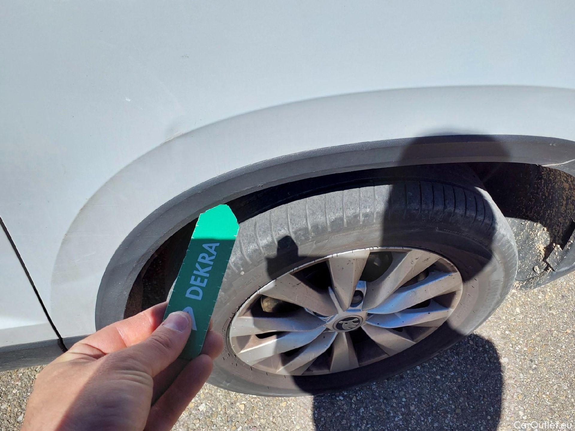  Skoda  Karoq SKODA  / 2021 / 5P / todoterreno 2.0 TDI 85kW (115CV) Ambition (AC) #30