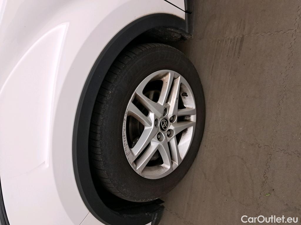  Toyota  C-HR TOYOTA  / 2019 / 5P / todoterreno 1.8 125H Active #8