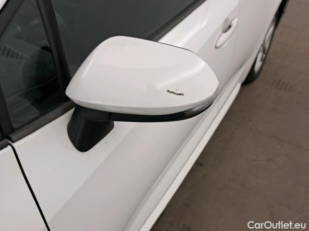  Toyota  Corolla TOYOTA  1.8 125H ACTIVE TECH E-CVT #40