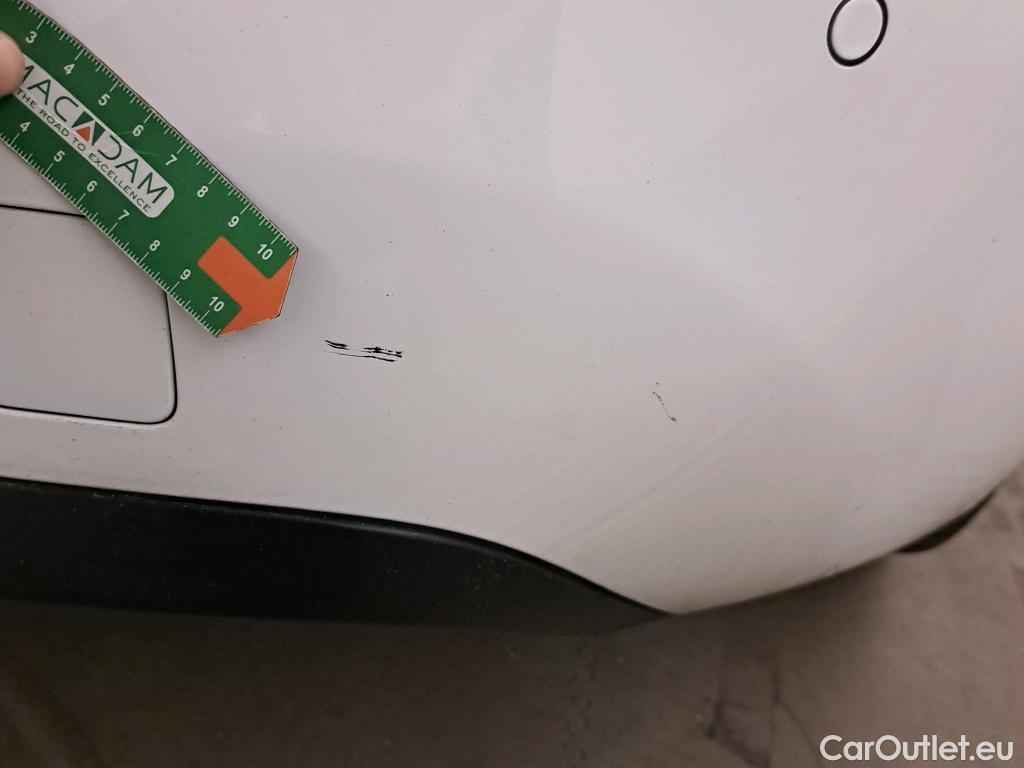  Peugeot  308 PEUGEOT  / 2017 / 5P / berlina con portón 5p Active Pack BlueHDi 130 S&S #25