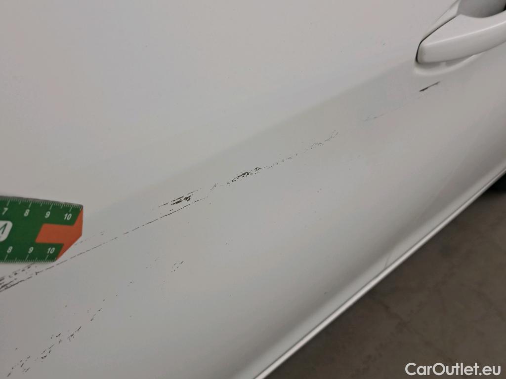  Peugeot  308 PEUGEOT  / 2017 / 5P / berlina con portón 5p Active Pack BlueHDi 130 S&S #4