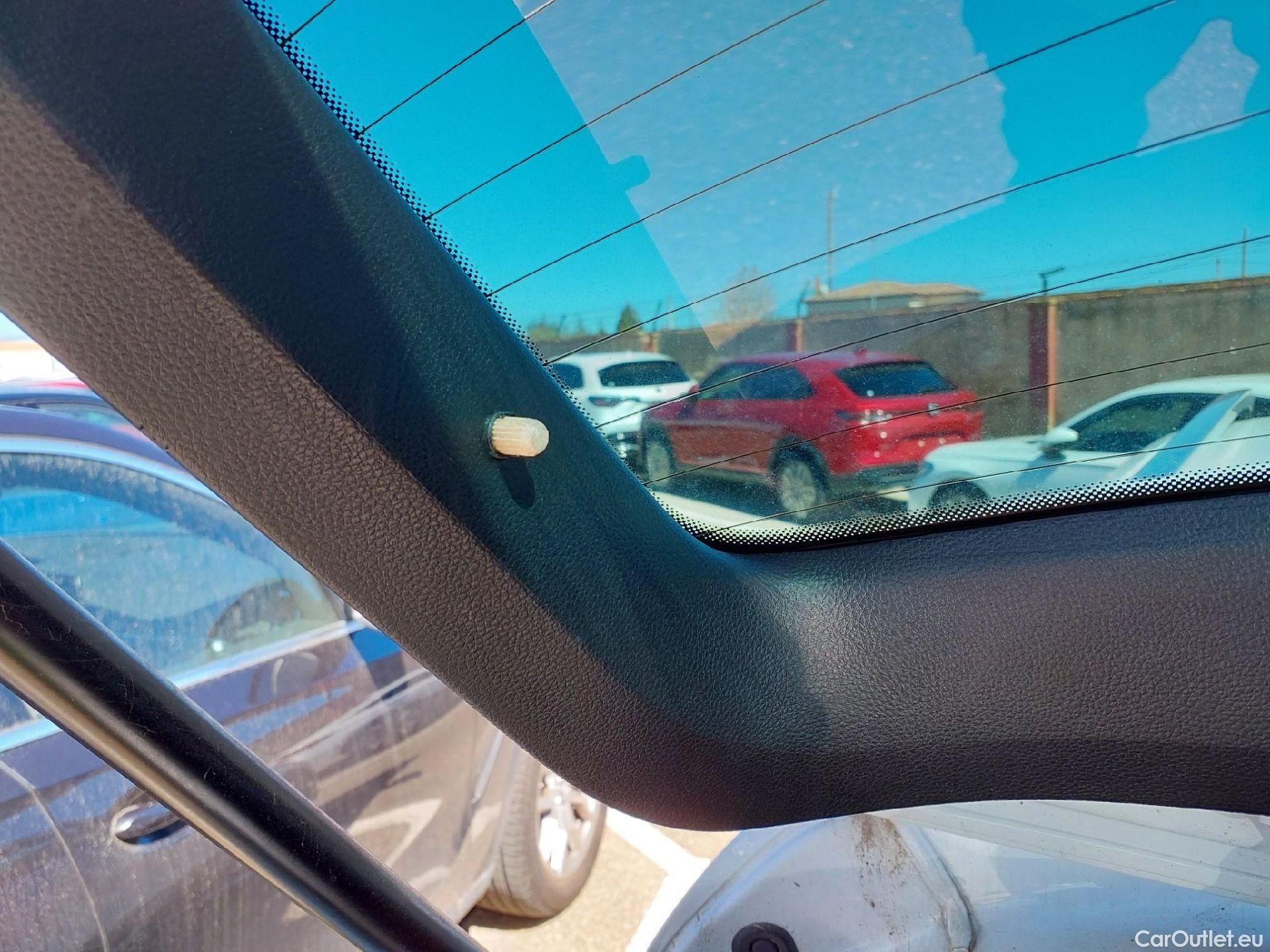  Skoda  Karoq SKODA  / 2021 / 5P / todoterreno 2.0 TDI 85kW (115CV) Ambition (AC) #3