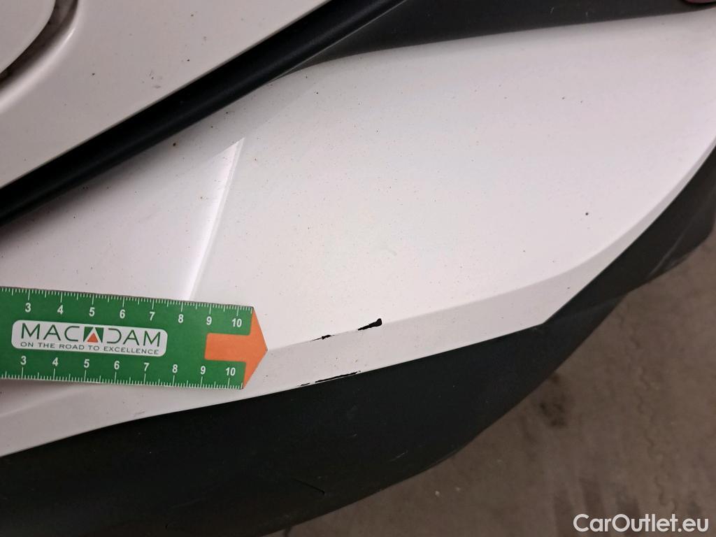  Toyota  C-HR TOYOTA  / 2019 / 5P / todoterreno 1.8 125H Active #19