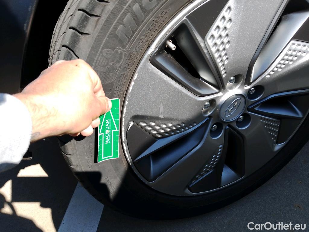  Hyundai  Konna HYUNDAI Kona / 2017 / 5P / todoterreno 150kW EV Klass 484km #8