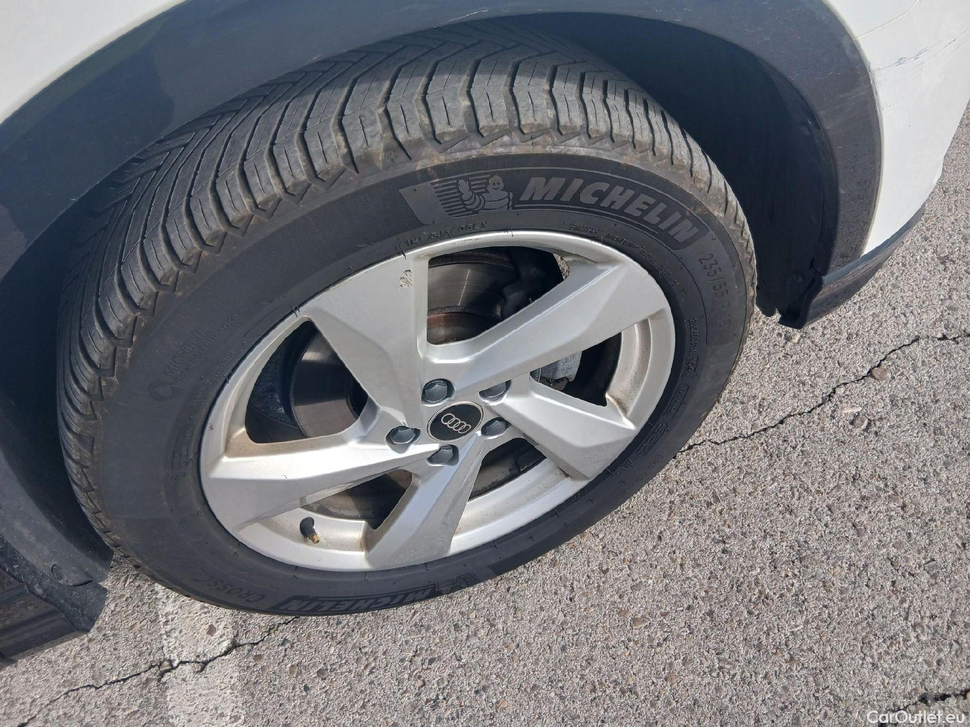  Audi  Q3 AUDI  / 2018 / 5P / todoterreno Advanced 35 TDI 110kW (150CV) S tronic (AC10) #3