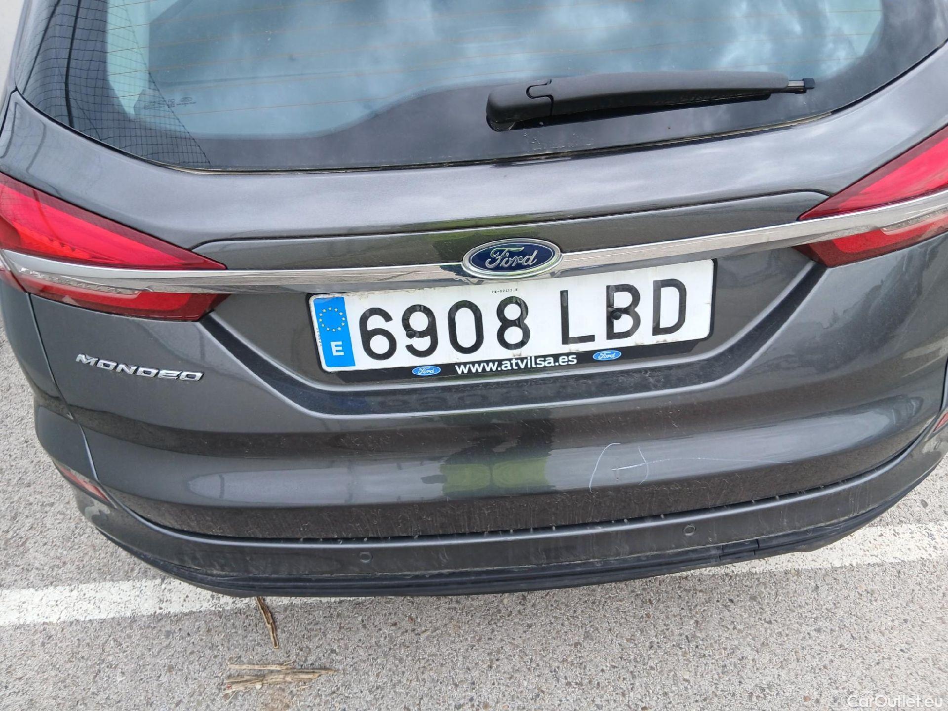  Ford  Mondeo FORD  / 2014 / 5P / familiar 2.0 TDCi 110kW Trend SportBreak #24