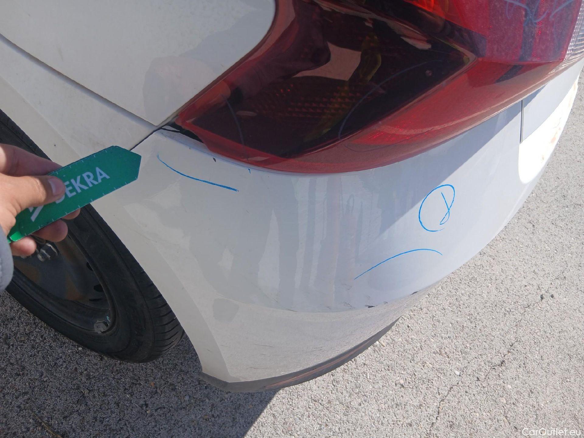  Hyundai  i20 HYUNDAI  / 2020 / 5P / berlina con portón 1.0 TGDI 74kW (100CV) 48V Essence #26