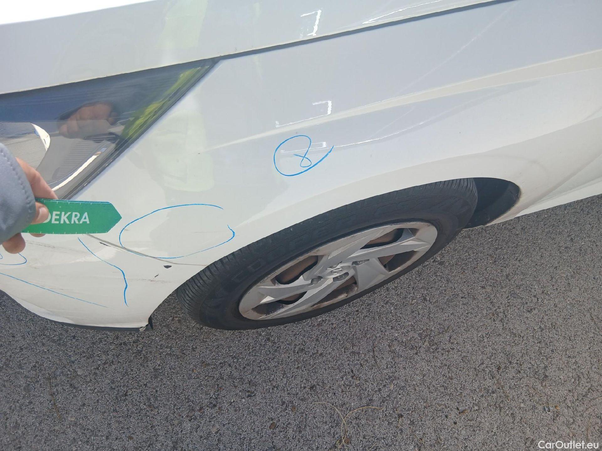  Hyundai  i20 HYUNDAI  / 2020 / 5P / berlina con portón 1.0 TGDI 74kW (100CV) 48V Essence #13