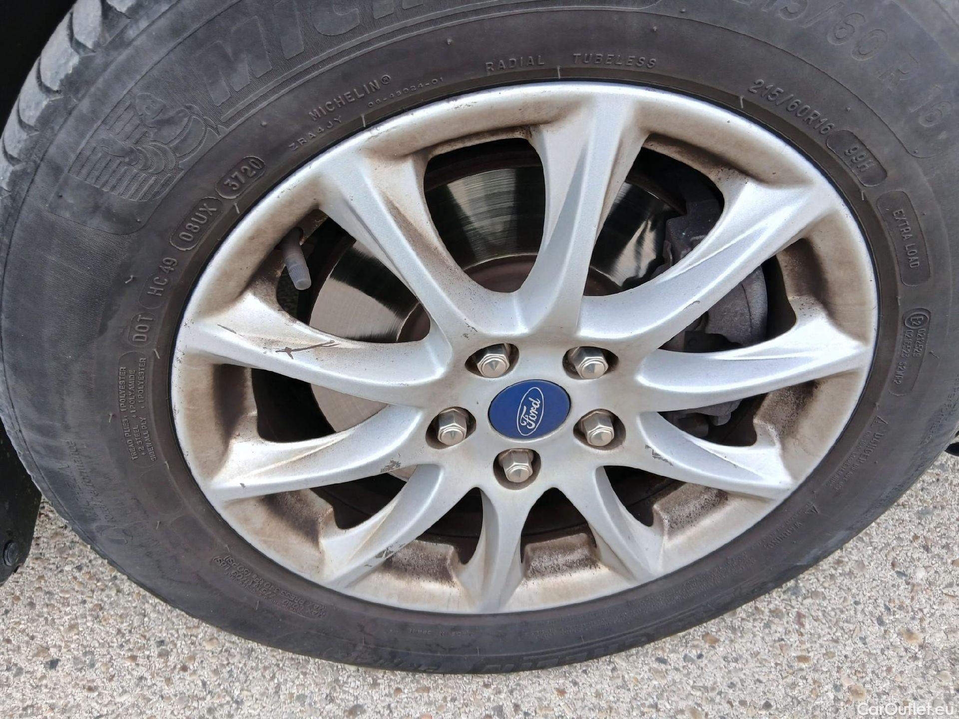  Ford  Mondeo FORD  / 2014 / 5P / familiar 2.0 TDCi 110kW Trend SportBreak #39