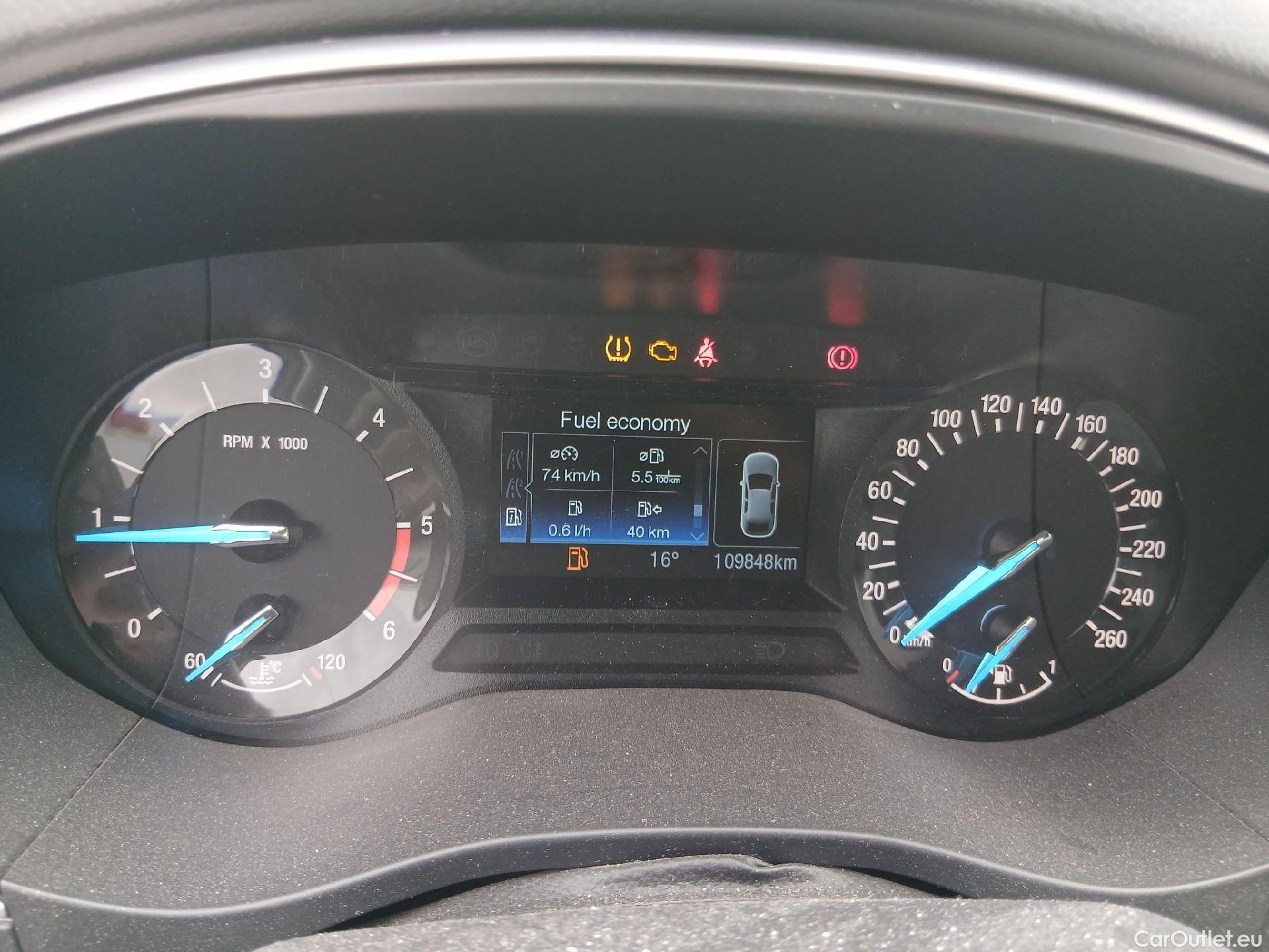  Ford  Mondeo FORD  / 2014 / 5P / familiar 2.0 TDCi 110kW Trend SportBreak #1