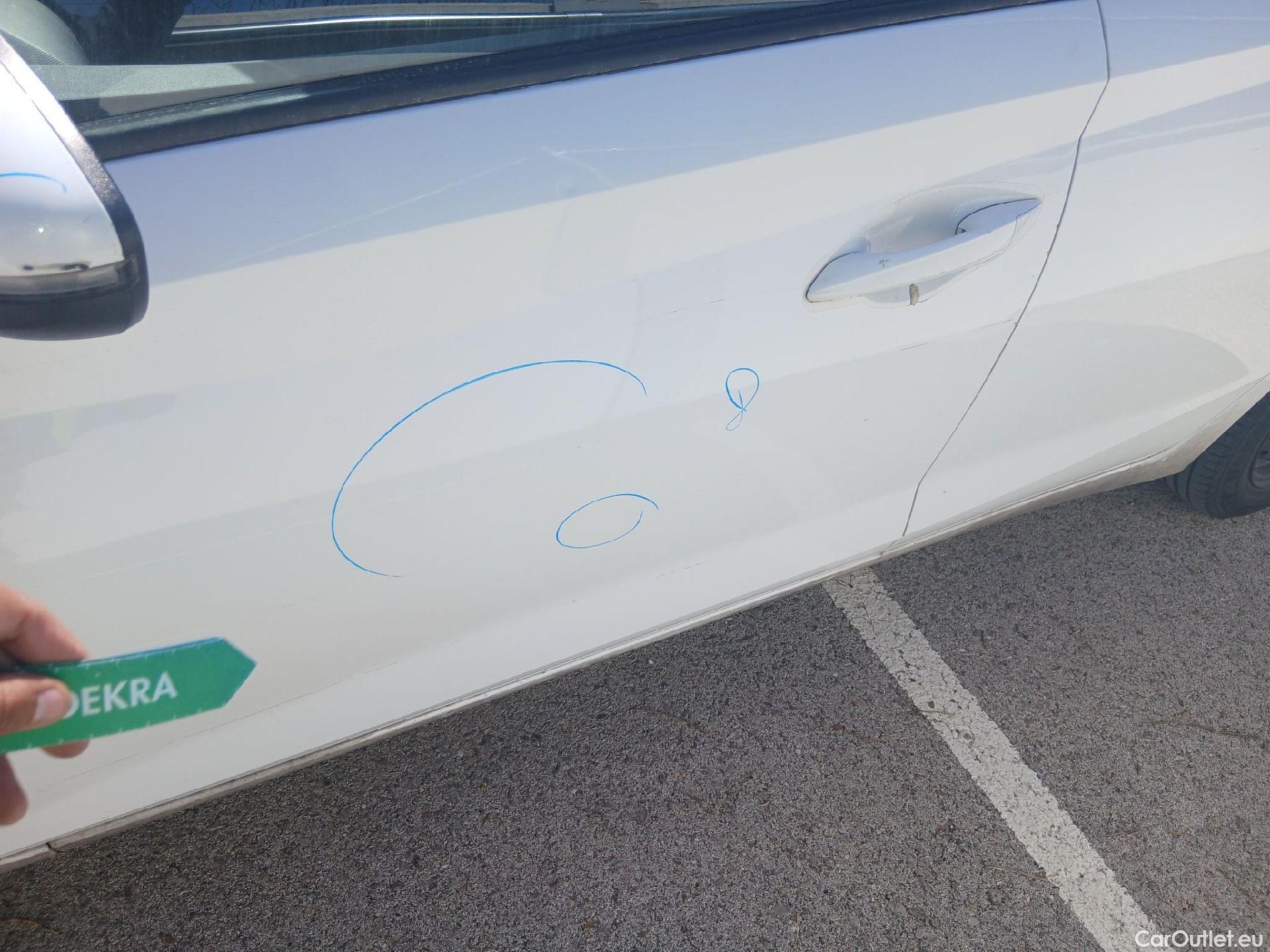  Hyundai  i20 HYUNDAI  / 2020 / 5P / berlina con portón 1.0 TGDI 74kW (100CV) 48V Essence #17