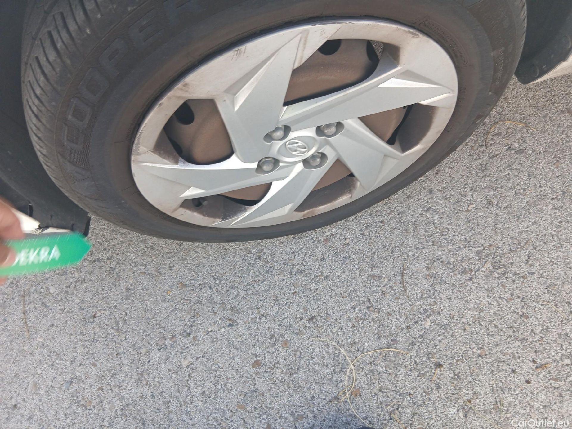  Hyundai  i20 HYUNDAI  / 2020 / 5P / berlina con portón 1.0 TGDI 74kW (100CV) 48V Essence #16