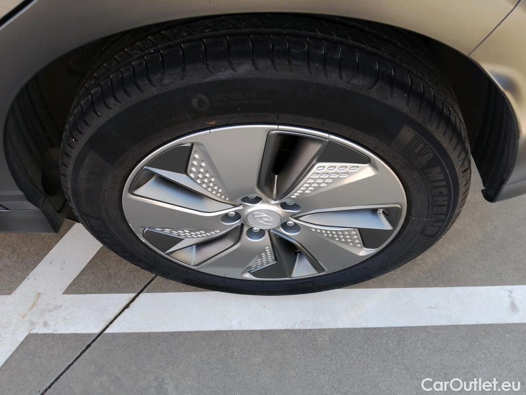  Hyundai  Konna HYUNDAI Kona / 2017 / 5P / todoterreno 150kW EV Klass 484km #3
