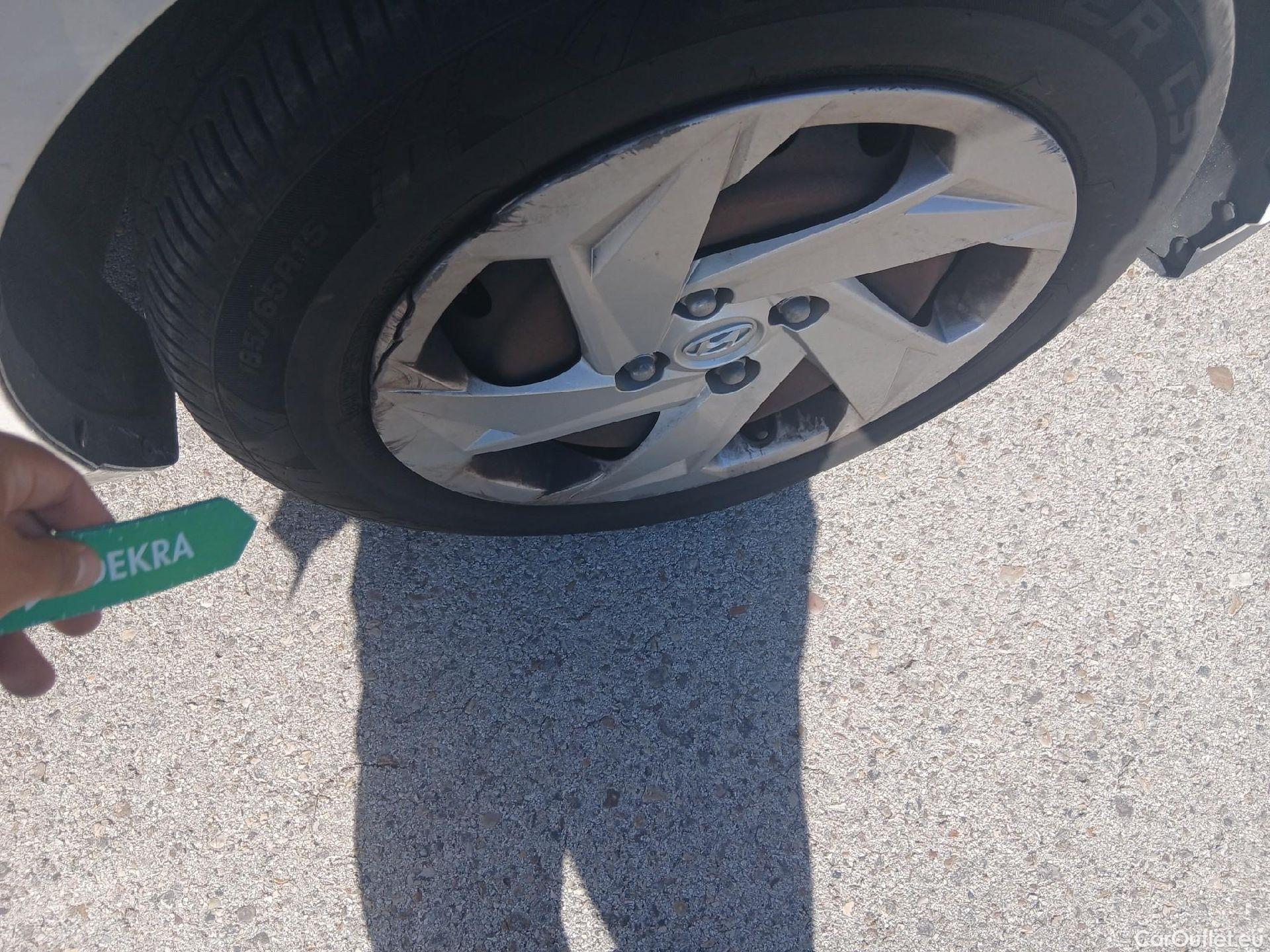  Hyundai  i20 HYUNDAI  / 2020 / 5P / berlina con portón 1.0 TGDI 74kW (100CV) 48V Essence #42