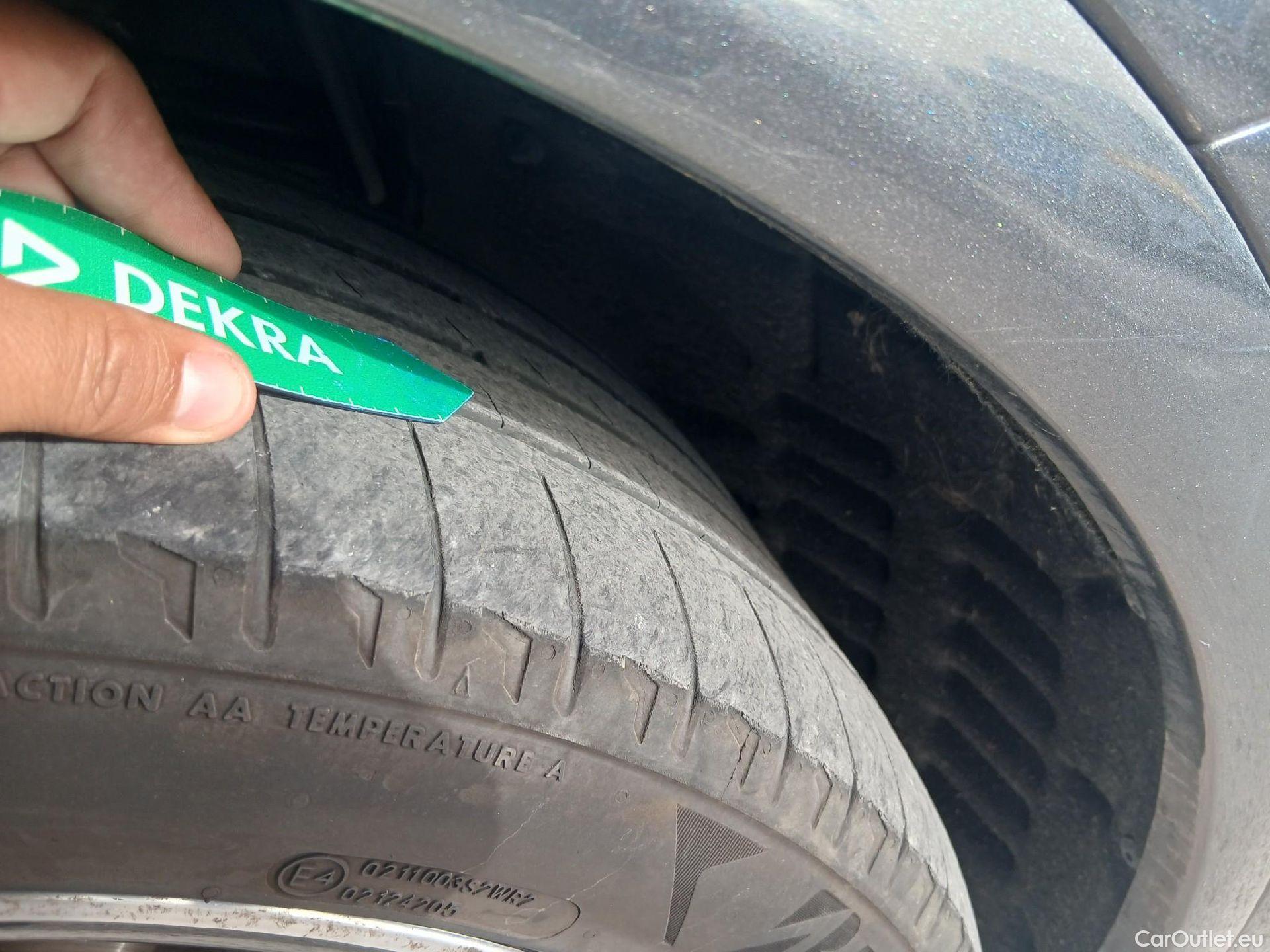  Audi  Q5 AUDI  / 2020 / 5P / todoterreno Black line 35 TDI 120kW S tronic #3