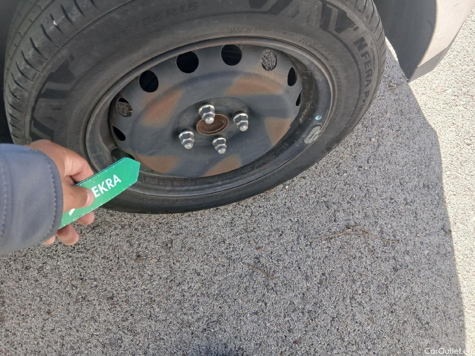  Hyundai  i20 HYUNDAI  / 2020 / 5P / berlina con portón 1.0 TGDI 74kW (100CV) 48V Essence #24