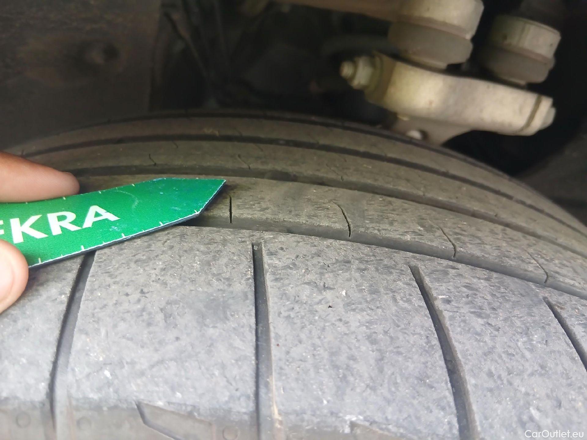  Audi  Q5 AUDI  / 2020 / 5P / todoterreno Black line 35 TDI 120kW S tronic #2