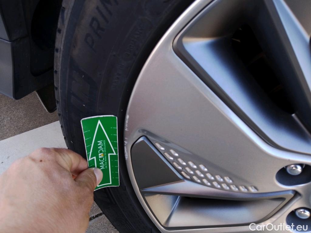  Hyundai  Konna HYUNDAI Kona / 2017 / 5P / todoterreno 150kW EV Klass 484km #4