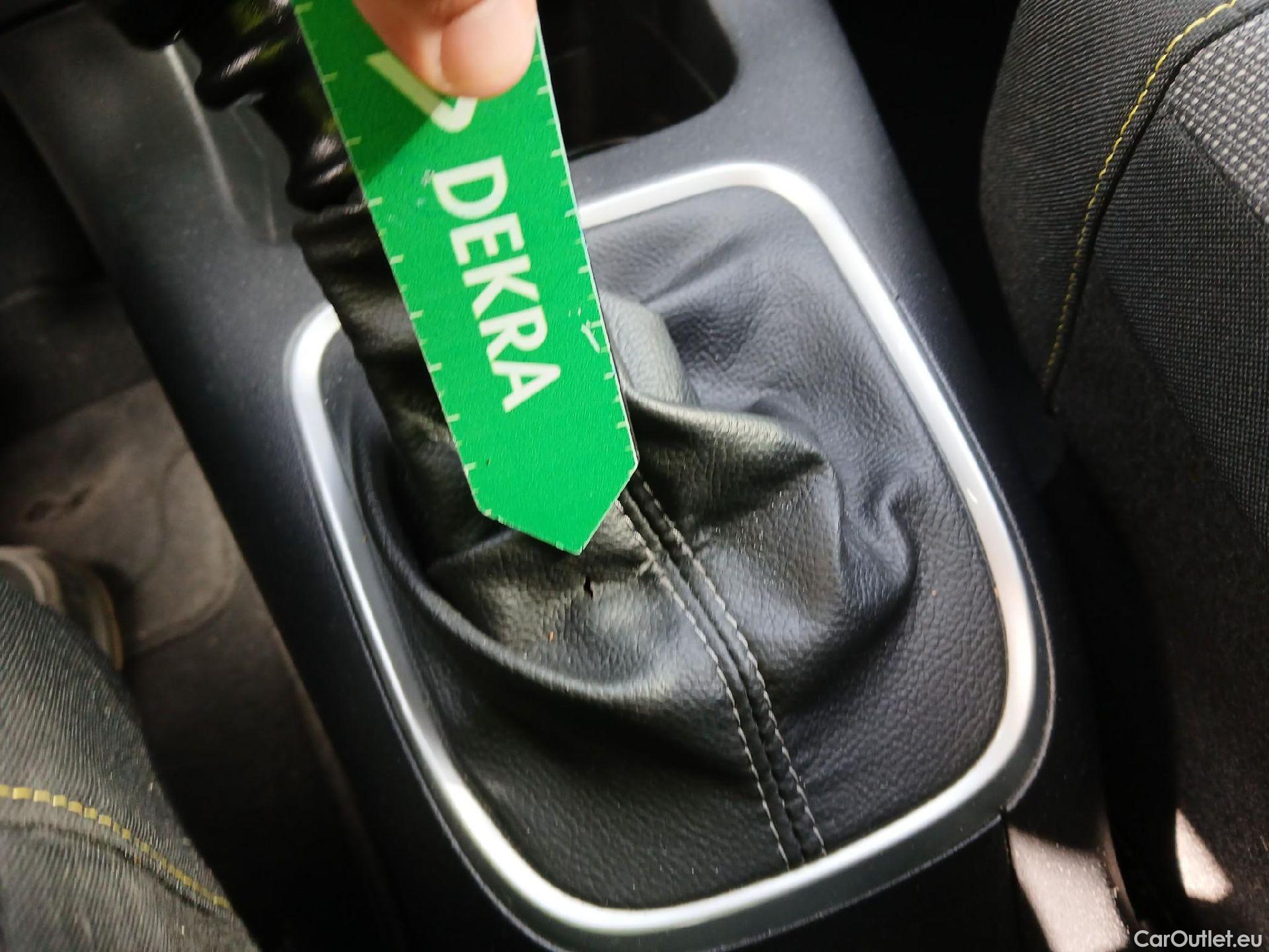  Citroen  C3 CITROEN  / 2020 / 5P / berlina con portón BlueHDi 75KW (100CV) S&S C-Series(SP) #20