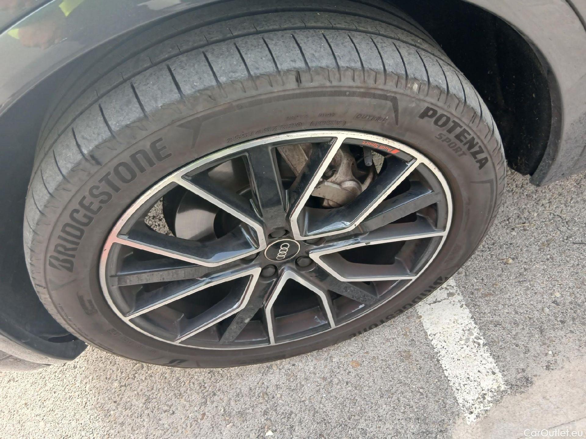  Audi  Q5 AUDI  / 2020 / 5P / todoterreno Black line 35 TDI 120kW S tronic #1