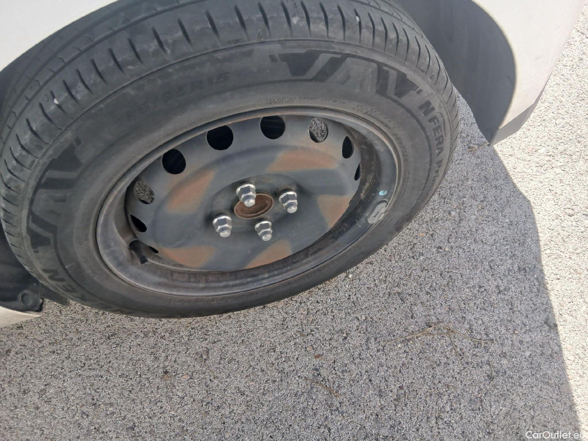  Hyundai  i20 HYUNDAI  / 2020 / 5P / berlina con portón 1.0 TGDI 74kW (100CV) 48V Essence #23