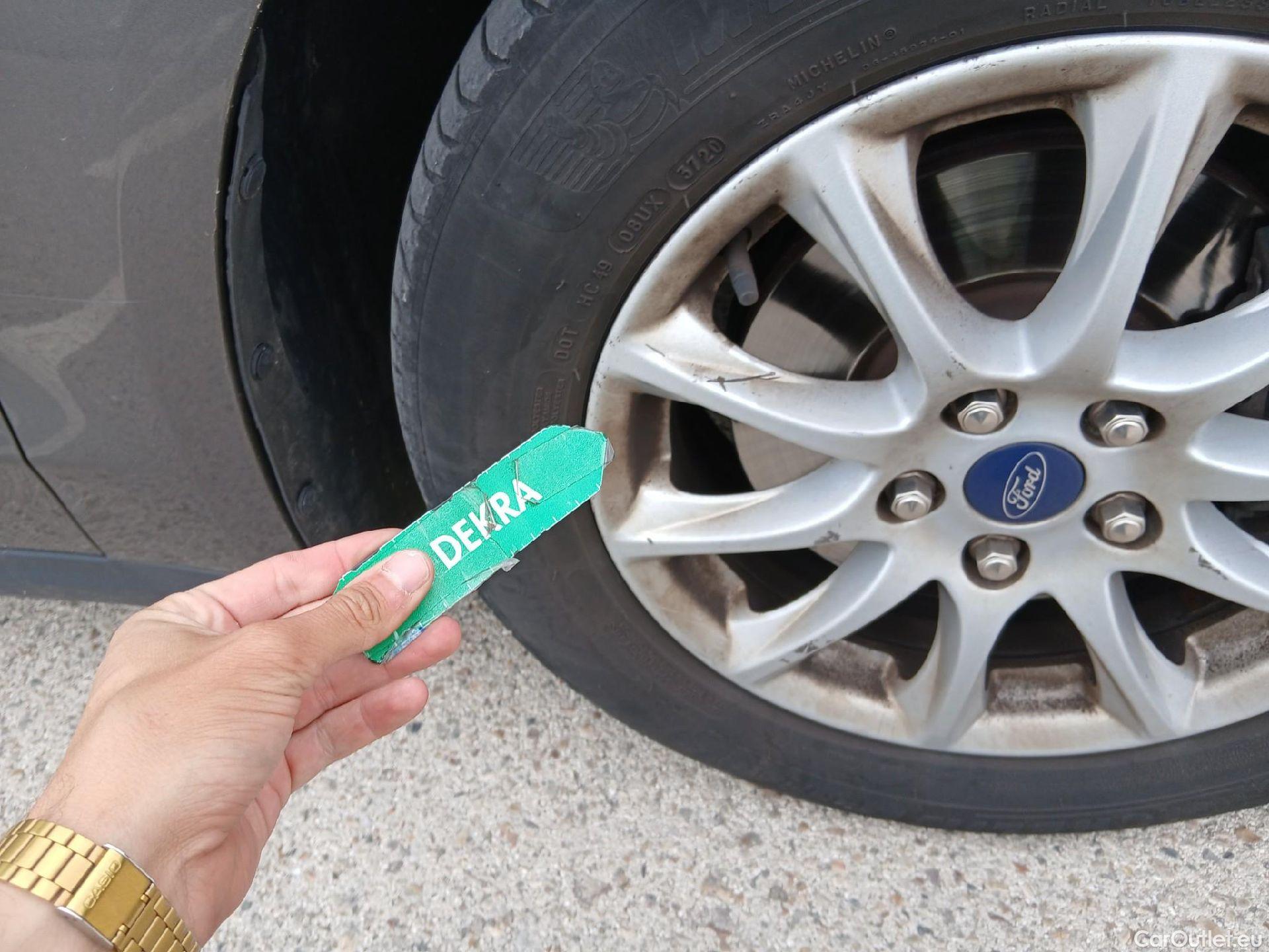  Ford  Mondeo FORD  / 2014 / 5P / familiar 2.0 TDCi 110kW Trend SportBreak #38