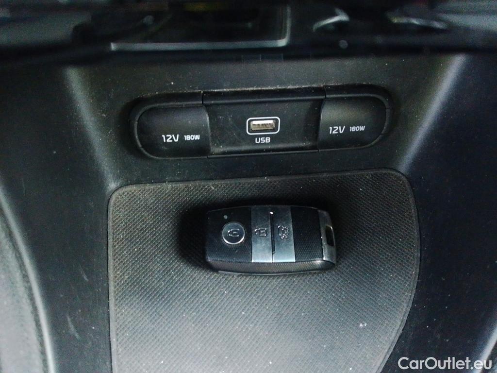  KIA  Sportage KIA  / 2018 / 5P / todoterreno 1.6 CRDi 100kW GT Line Essential DCT 4x2 #3