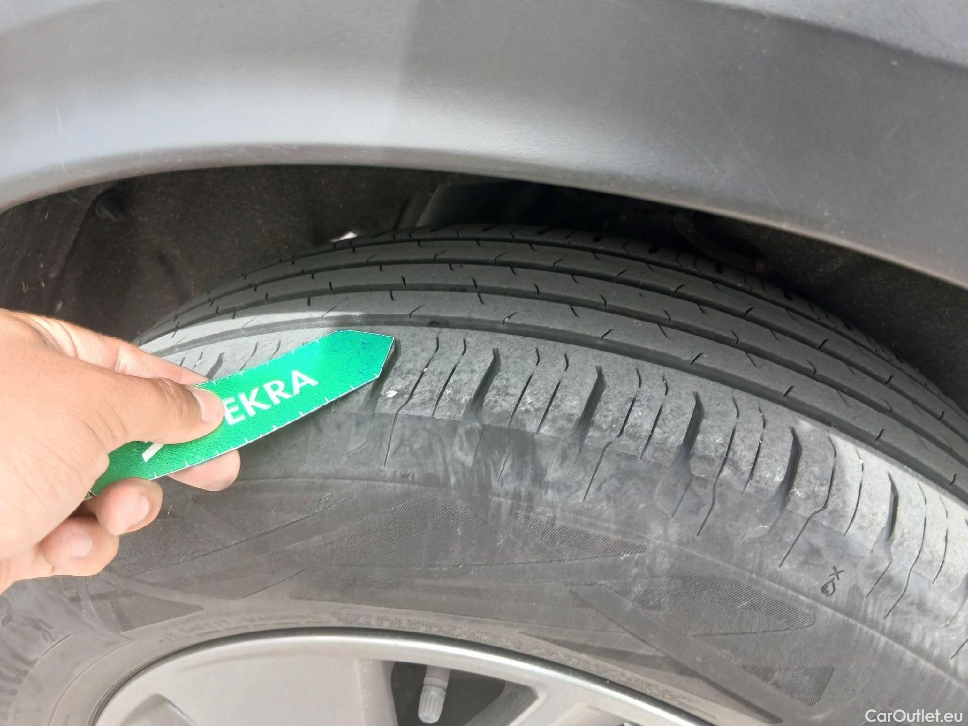  Nissan  Qashqai NISSAN  / 2021 / 5P / todoterreno DIG-T 103kW (140CV) mHEV 4x2 Acenta #3