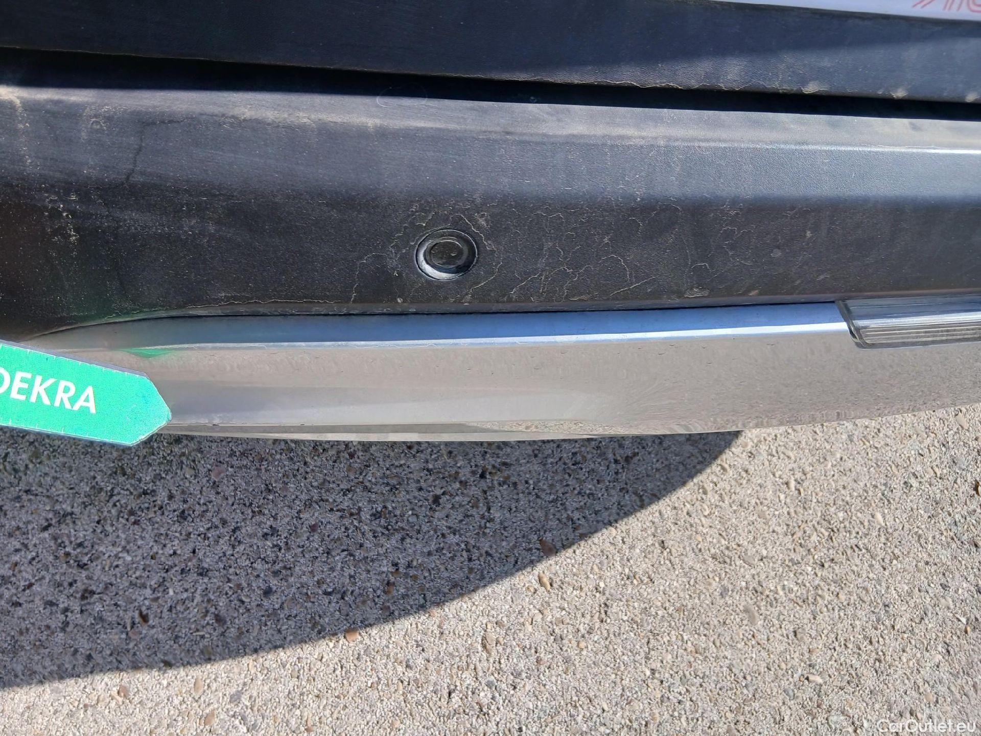  KIA  Sportage KIA  / 2022 / 5P / todoterreno 1.6 T-GDi HEV 171kW (230CV) Drive 4X2 #17