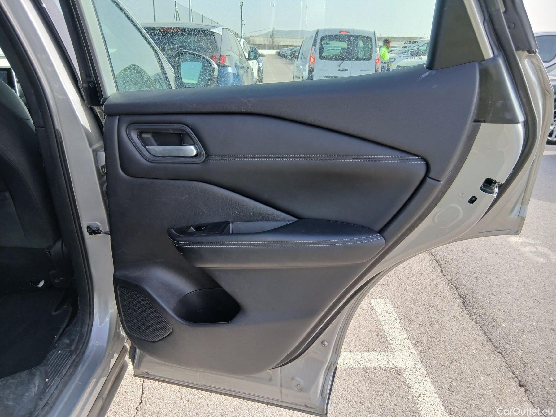  Nissan  Qashqai NISSAN  / 2021 / 5P / todoterreno DIG-T 116kW (158CV) mHEV Xtronic Acenta (AC8) #52