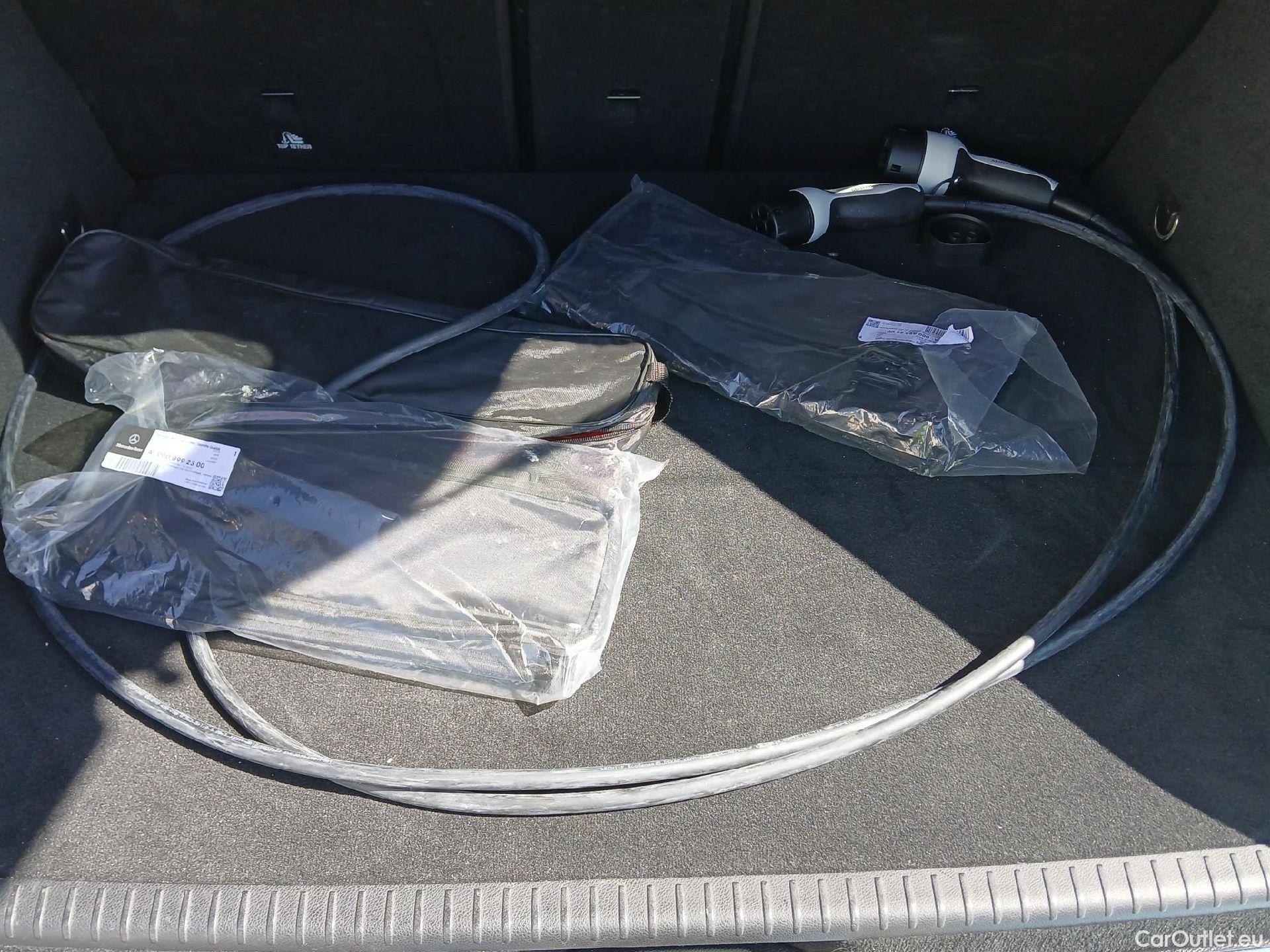  Mercedes  G-Klasee Clase GLC GLC 300 e 4Matic (253.953)AMG 2.0 AMG Line 320CV AT9 E6d #34