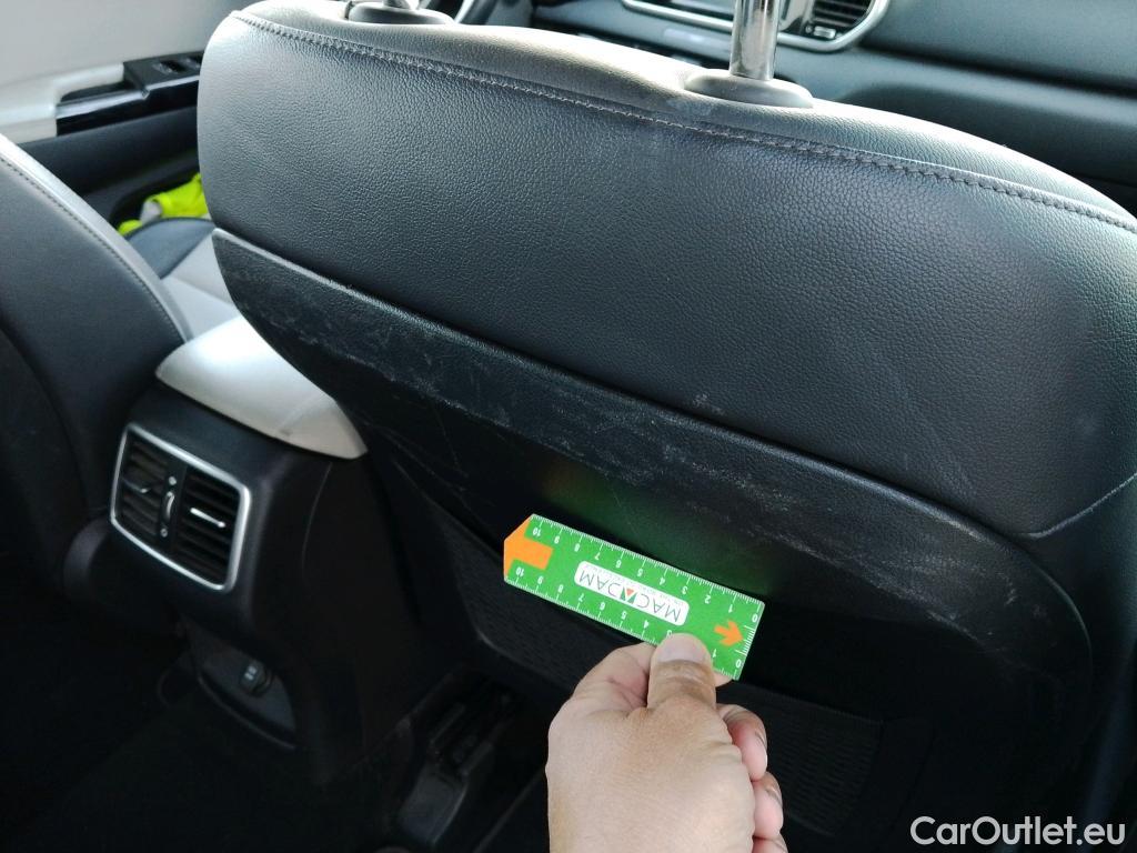  KIA  Sportage KIA  / 2018 / 5P / todoterreno 1.6 CRDi 100kW GT Line Essential DCT 4x2 #40