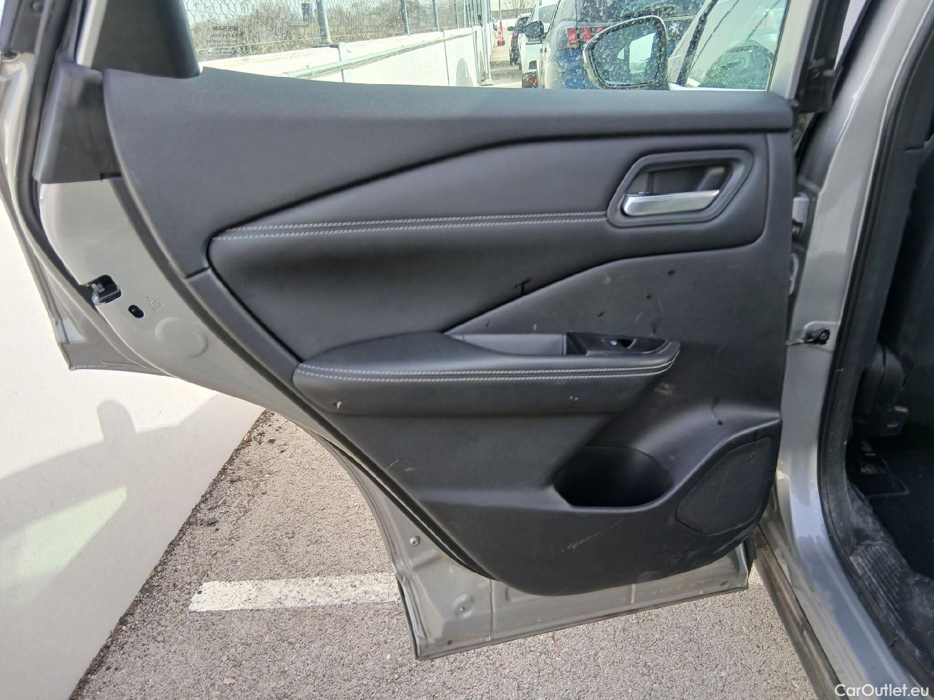  Nissan  Qashqai NISSAN  / 2021 / 5P / todoterreno DIG-T 116kW (158CV) mHEV Xtronic Acenta (AC8) #49