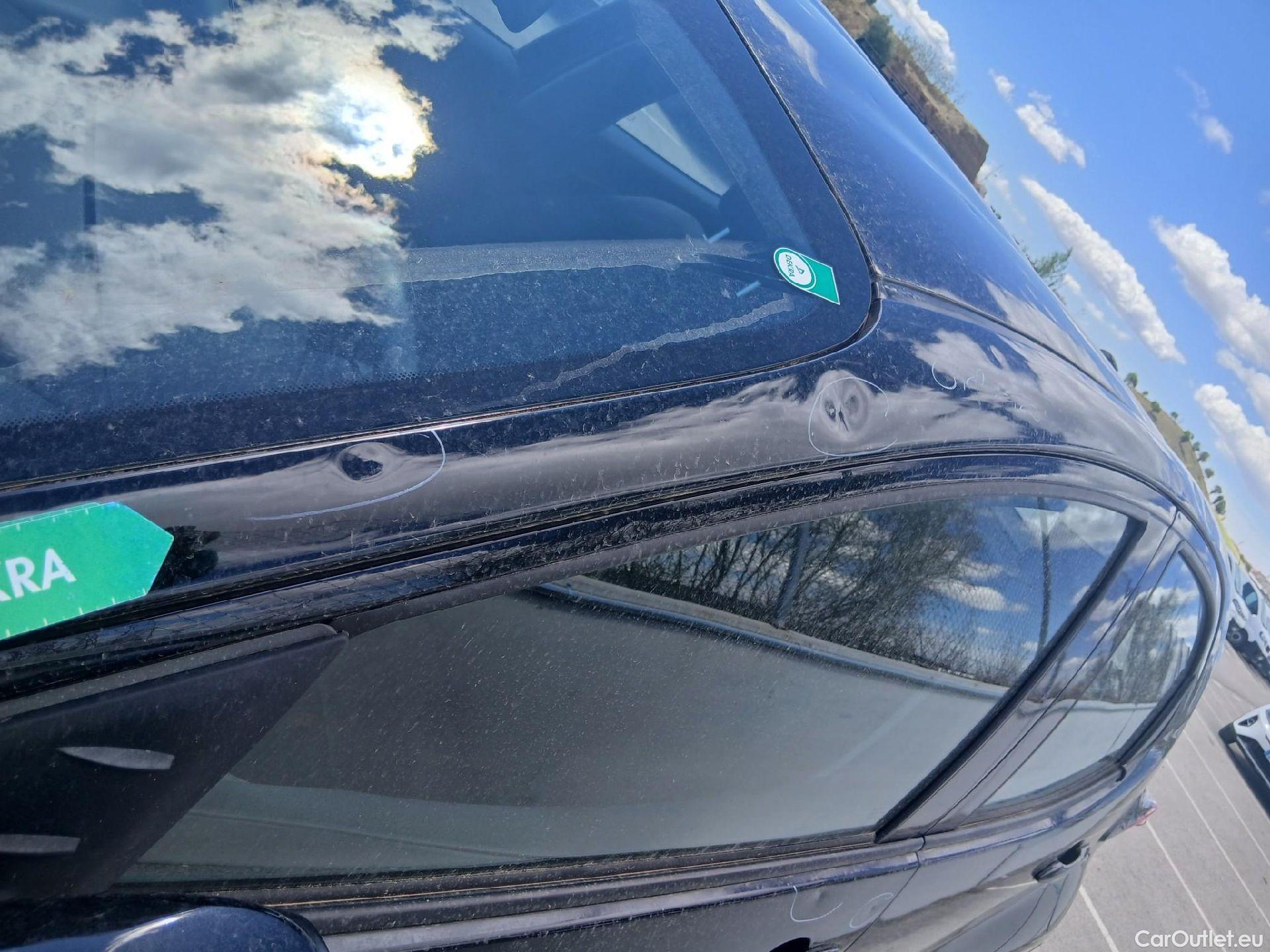  Toyota  Yaris TOYOTA  / 2020 / 5P / berlina con portón 1.5 120H Active Tech #16