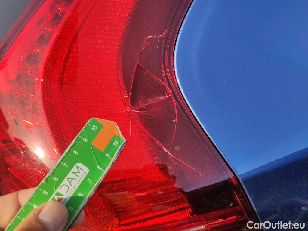  Volvo  XC60 VOLVO  / 2017 / 5P / todoterreno 2.0 T8 AWD R-Design Auto #2