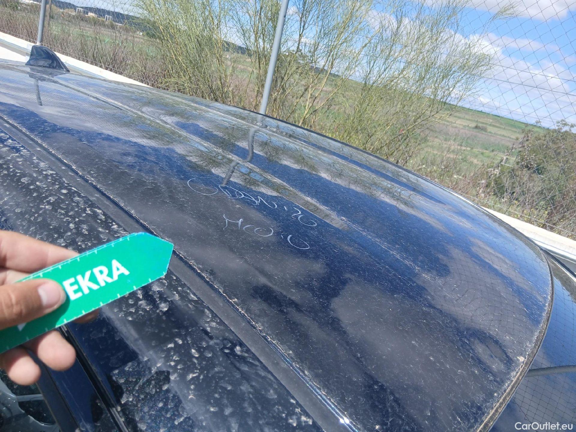  Toyota  Yaris TOYOTA  / 2020 / 5P / berlina con portón 1.5 120H Active Tech #29