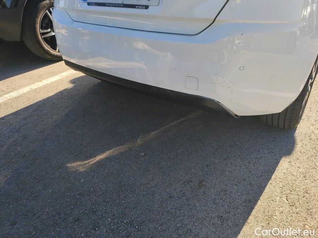  Peugeot  308 PEUGEOT  / 2017 / 5P / berlina con portón 5p Style BlueHDi 130 S&S #20